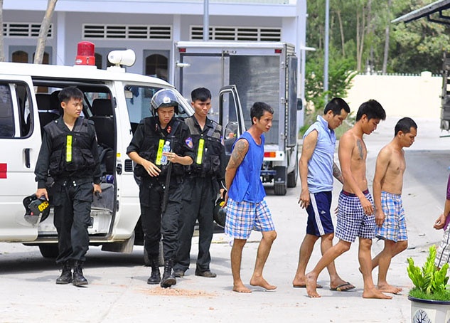 Gia danh nhau de hang tram hoc vien tron trai cai nghien hinh anh