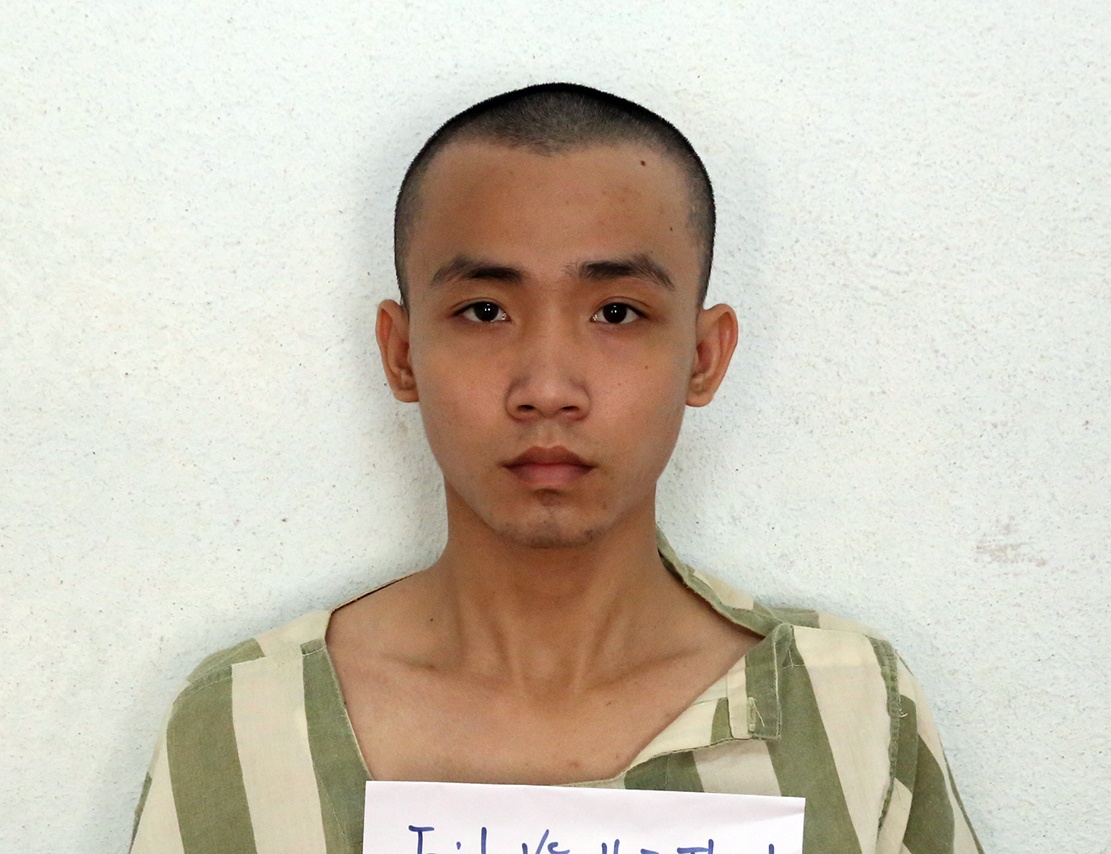 Dam chet 2 thanh nien sau va cham giao thong hinh anh