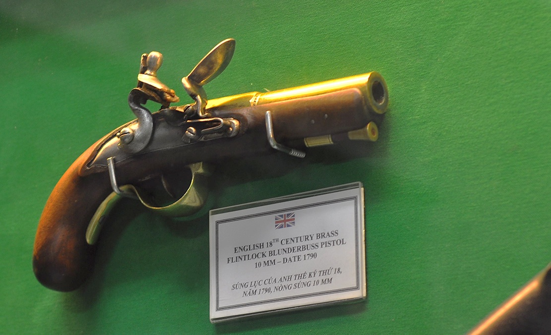 Bao tang vu khi anh 4