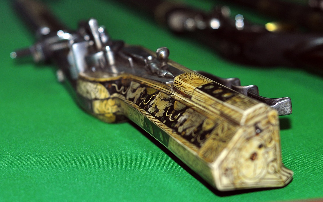 Bao tang vu khi anh 6