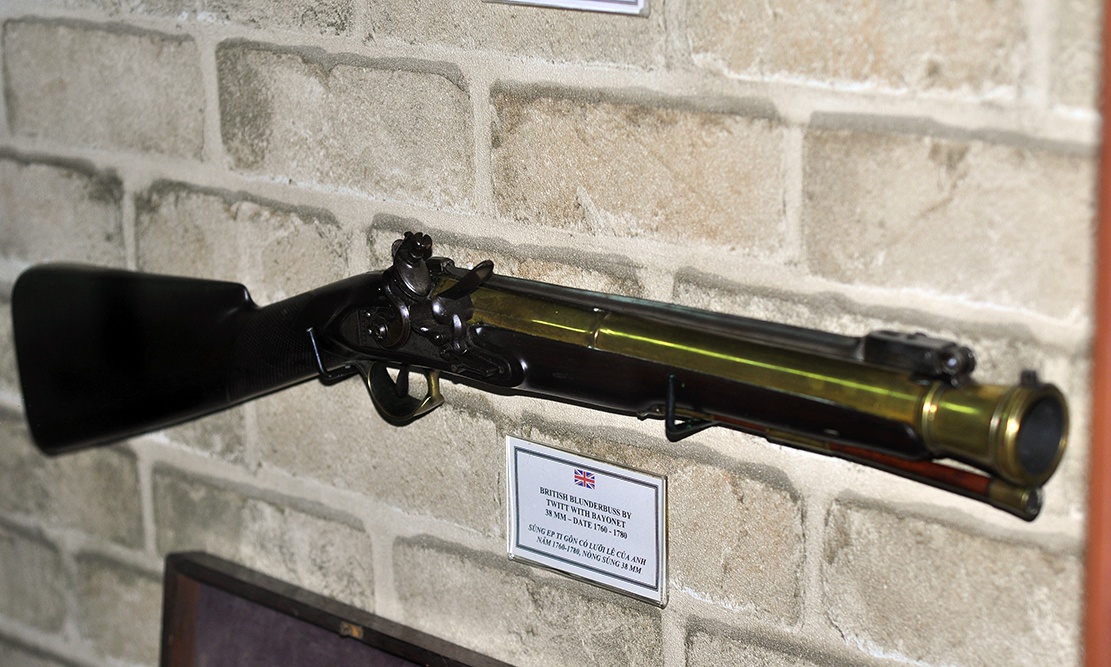 Bao tang vu khi anh 9