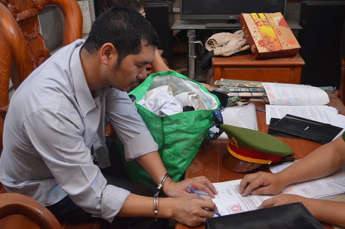 gia cong lenh Chinh phu anh 1