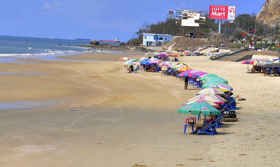 cam an nhau o bien Vung Tau anh 13