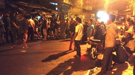 Thanh nien bi nguoi la truy sat, chem tu vong trong dem hinh anh