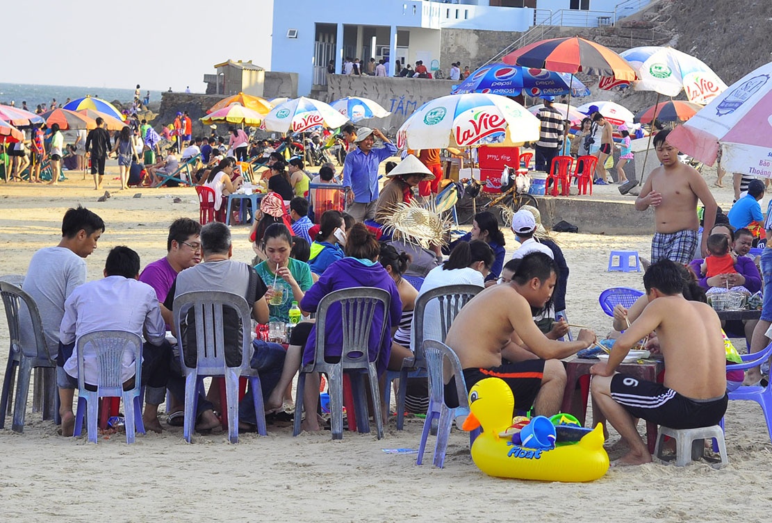 Vung Tau lap doi trat tu bai bien hinh anh
