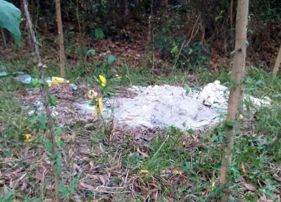 ngôi mộ bất thường ảnh 1 ngoi mo bat thuong anh 1