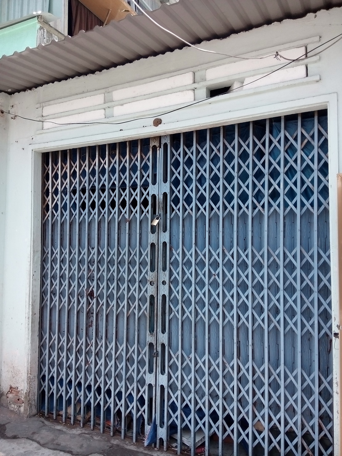 Thi the nguoi dan ong phan huy trong nha khoa cua hinh anh