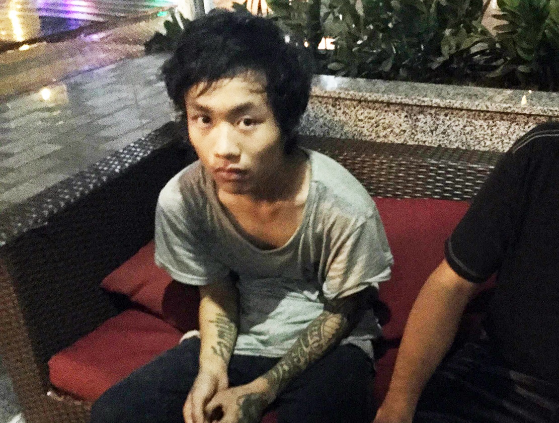 ‘Hiep si’ Binh Duong bat ten lua dao sau 7 gio truy tim hinh anh