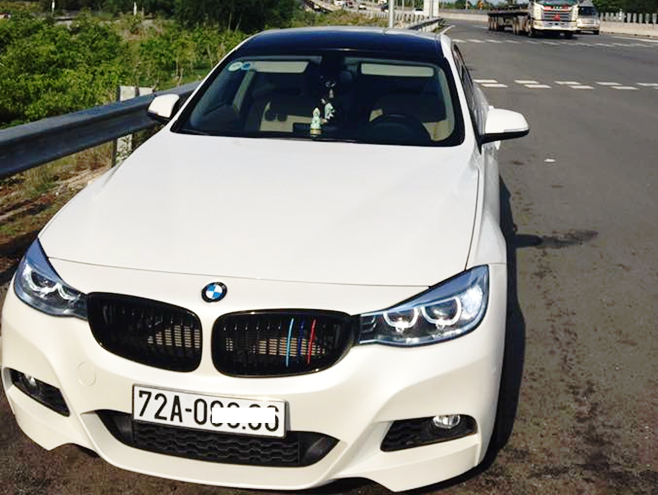 Khe co gian tren cao toc Long Thanh dam be lop xe BMW hinh anh