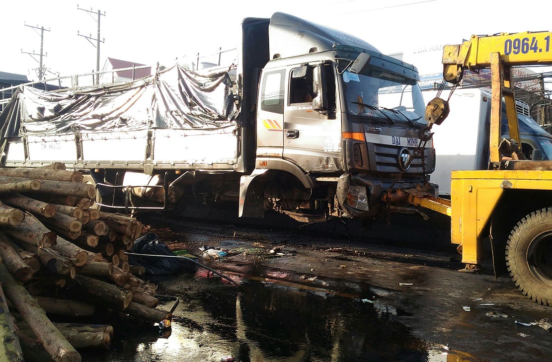 xe tai gay tai nan chet nguoi anh 1