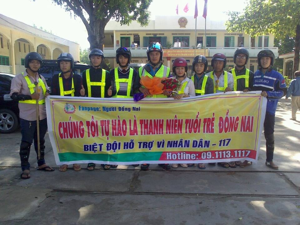 biệt đội hút đinh trên quốc lộ ảnh 1 biet doi hut dinh tren quoc lo anh 1