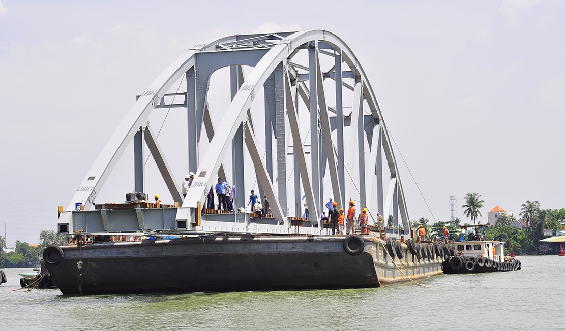 Bat dau lap nhip cau Ghenh qua song Dong Nai hinh anh