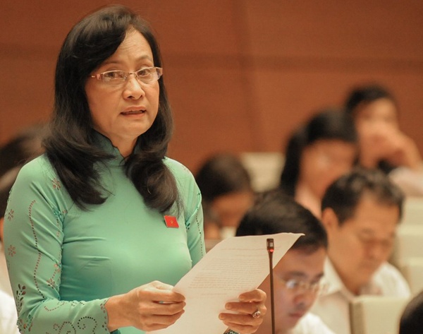 Giam doc so xin nghi viec vi bi chuyen cong tac noi gi? hinh anh