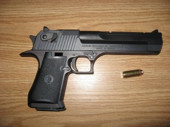 Giam doc bi ke la dung sung quan dung ban guc tai ray hinh anh