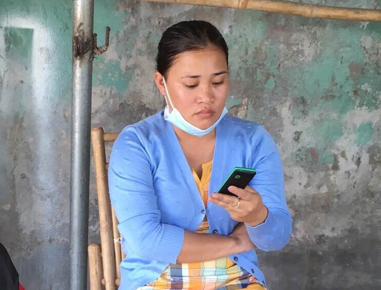 Co gai lua dao bi ‘hiep si’ bat giu anh 1