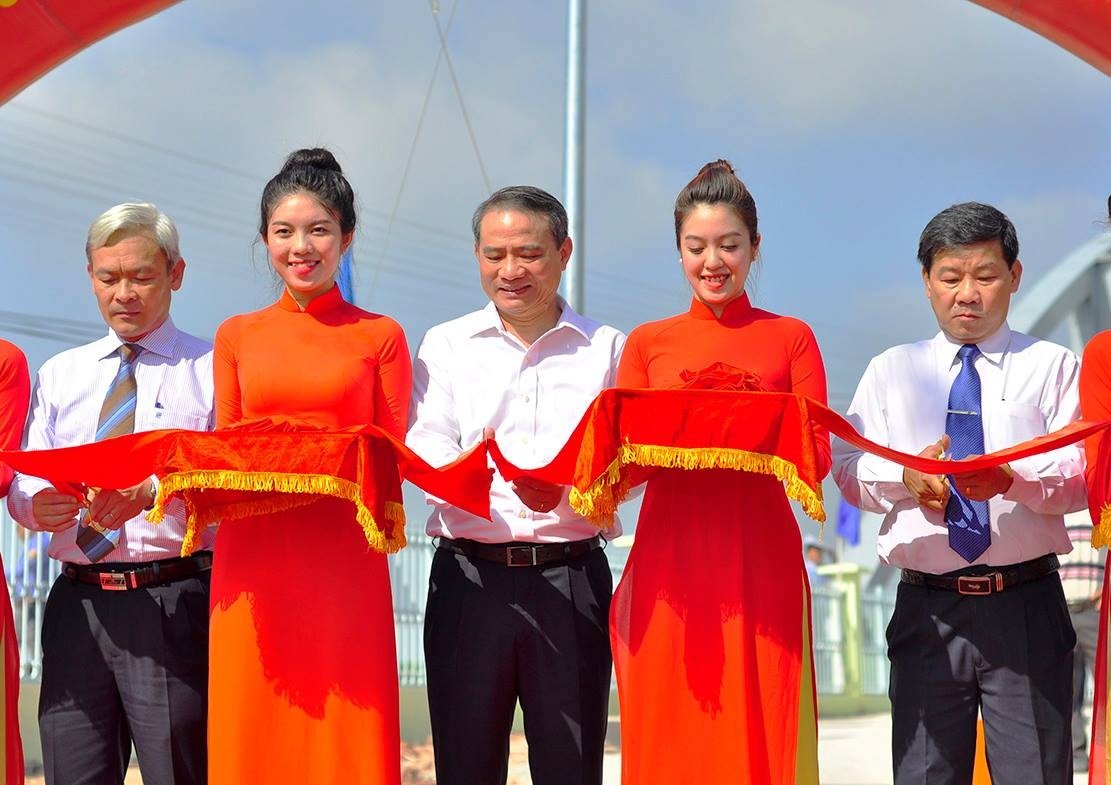 Cau Ghenh cho xe dap, xe may di lai 2 chieu hinh anh