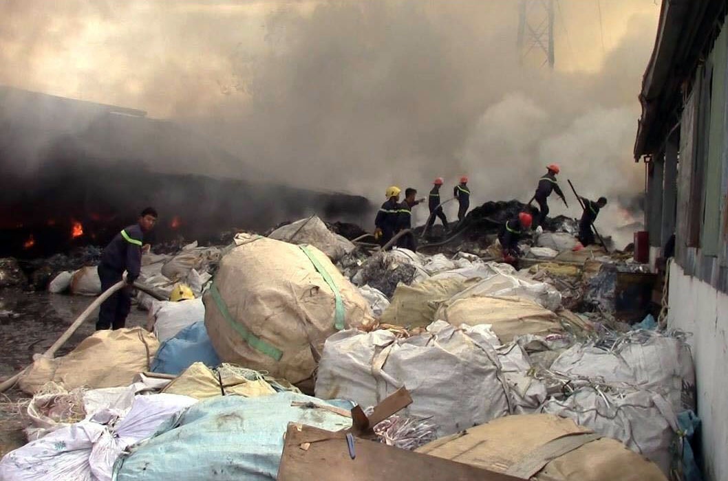 Xuong phe lieu 1.000 m2 chay du doi nhieu gio hinh anh