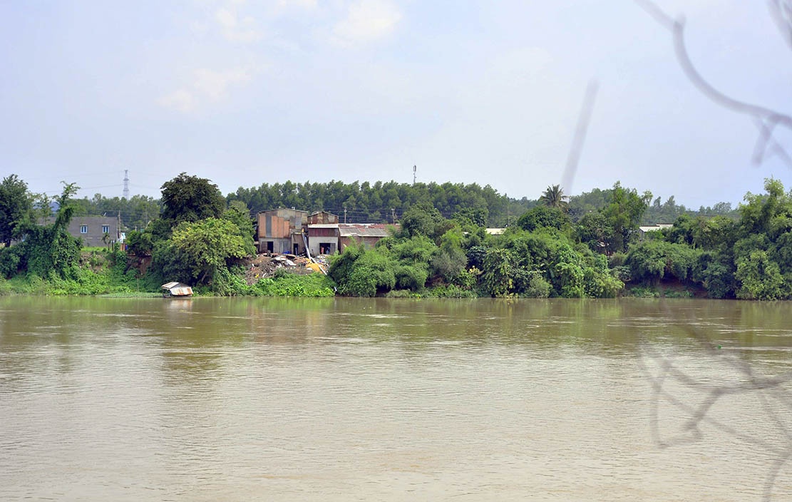 nha do sap ben song Dong Nai anh 1