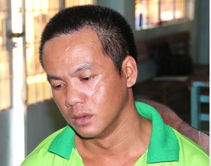 Nua dem doat mang cha duong vi 'toi' hay chui vo hinh anh