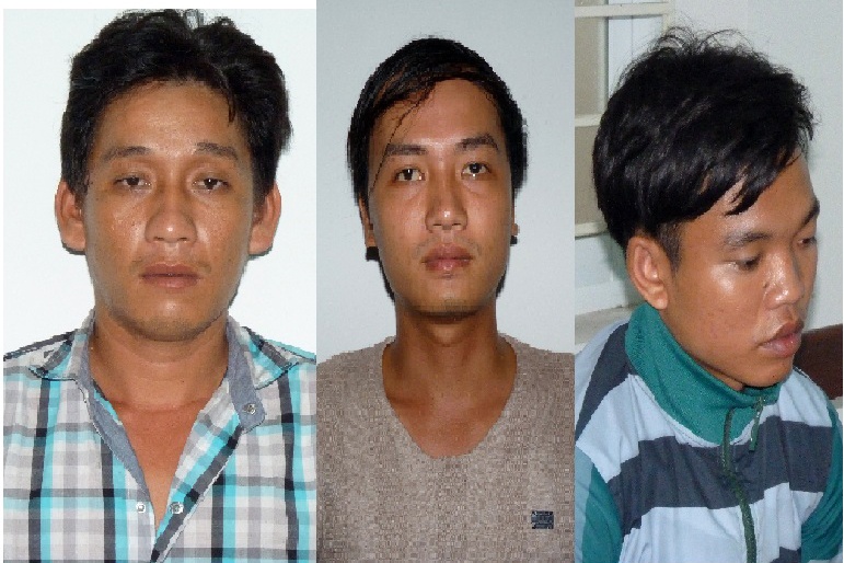 Nhom khach du lich danh chet nguoi roi bo ve que hinh anh