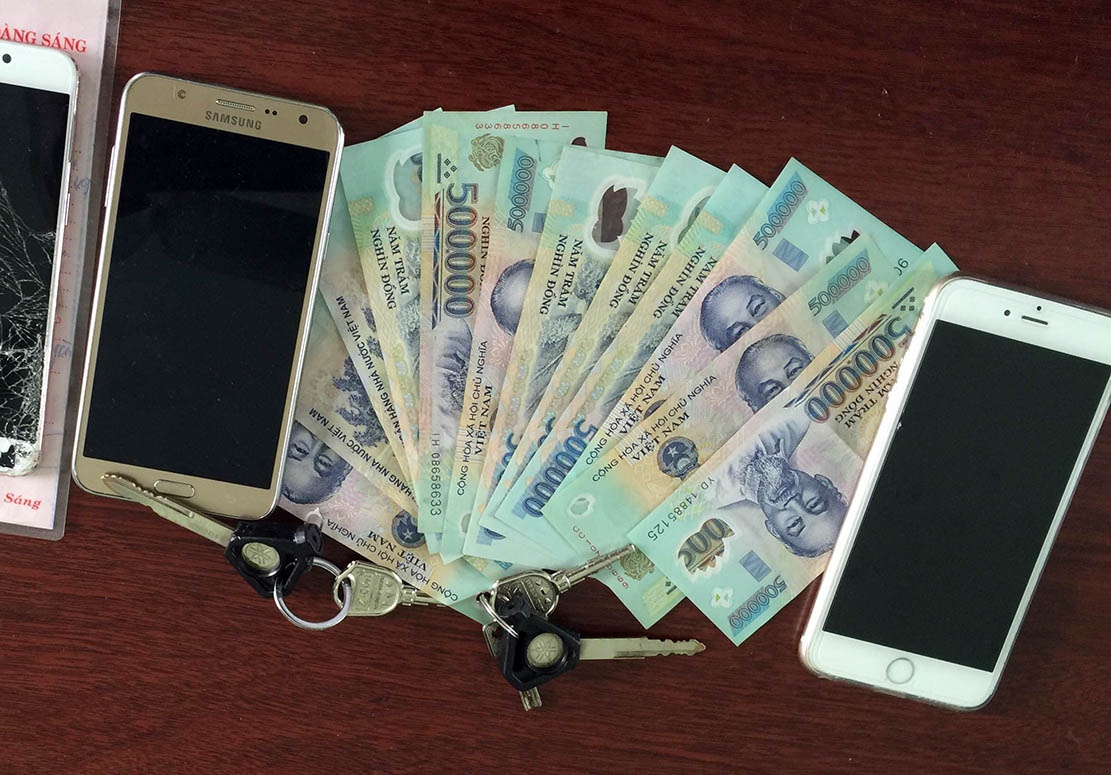 cuop giat tai san tren pho anh 2