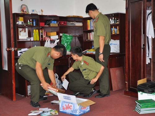 Bat tam giam nguyen lanh dao chi cuc thi hanh an dan su hinh anh