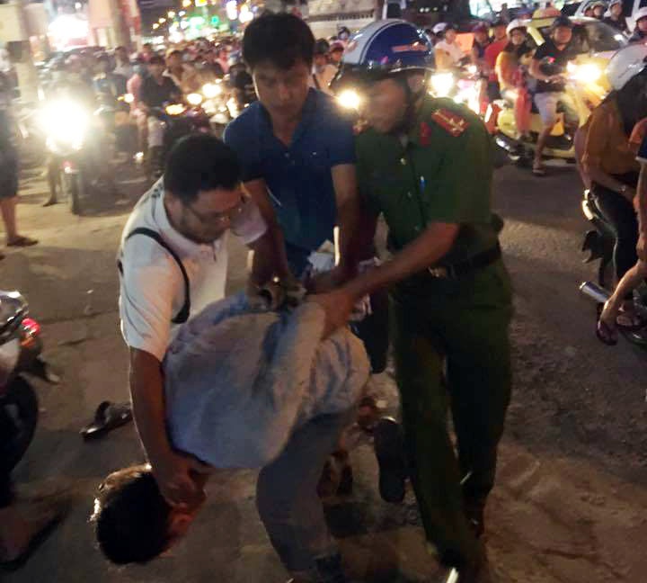 chan oto be guong anh 1