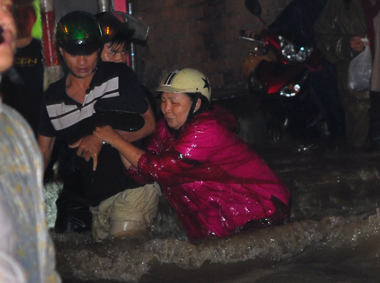 nguoi dan Dong Nai giup nhau trong mua ngap anh 3