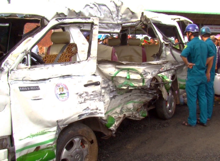 xe tai tong xe khach anh 2