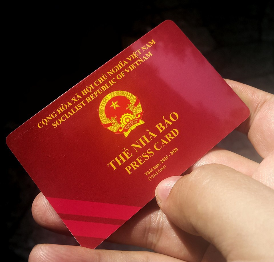 Trinh the nha bao gia de xin CSGT bo qua loi vi pham hinh anh