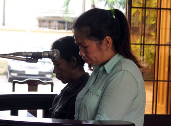 Thuong nhan 44 tuoi lua ban nhieu co gai sang bien gioi hinh anh