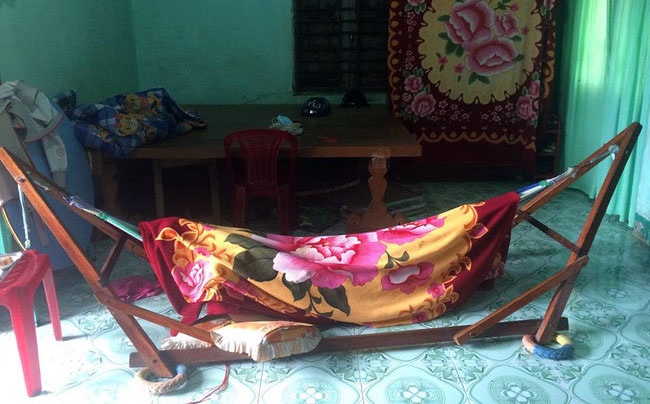 Ga trai cua co cha duong ra dau thu hinh anh