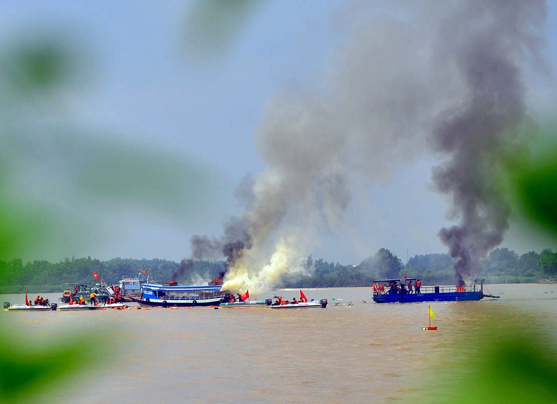 dien tap chong thien tai,  toi pham anh 8