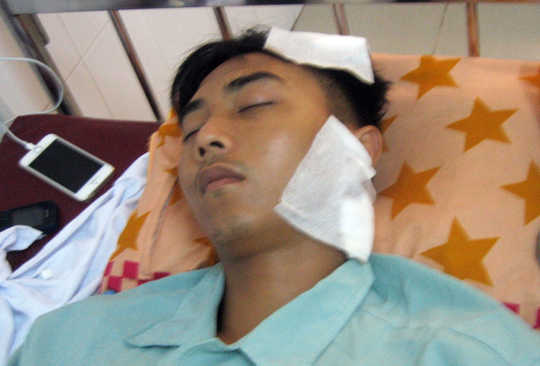 20 nguoi bit mat truy sat 9X ngoi uong nuoc trong dem hinh anh