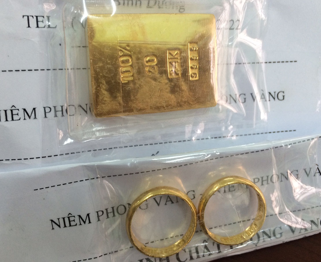 Danh roi vang gia de lua nguoi di duong hinh anh