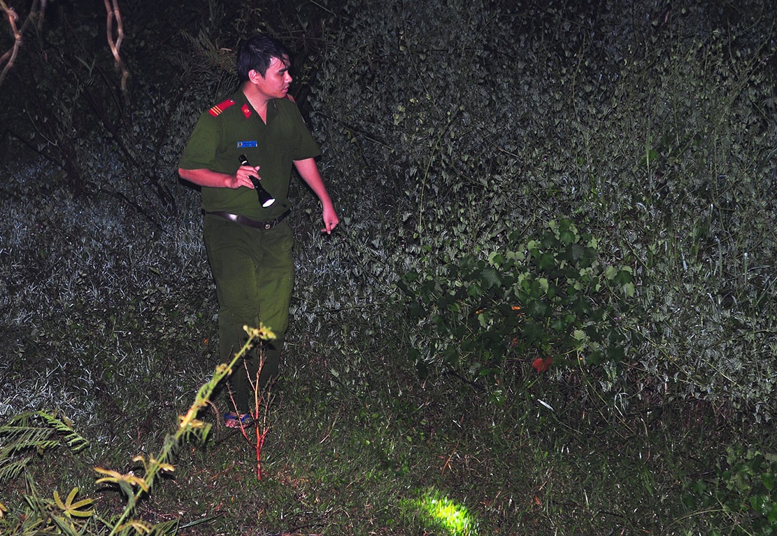 trang dem tim be trai mat tich anh 9