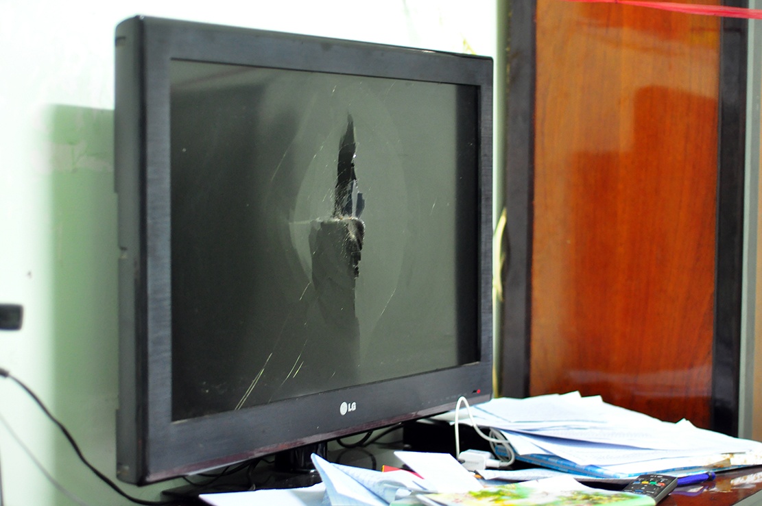 ba nguoi cam dau cuoc tron trai anh 2