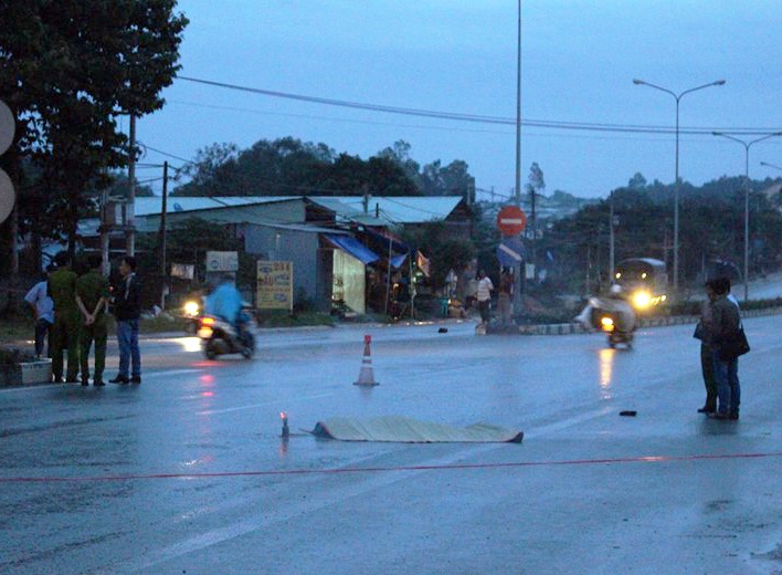 thanh nien chet tren duong anh 1