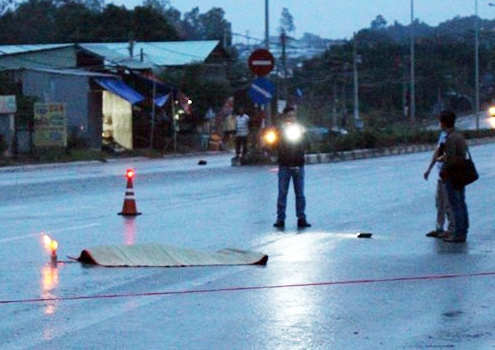 Thanh nien chet tren vung mau o tinh lo luc rang sang hinh anh