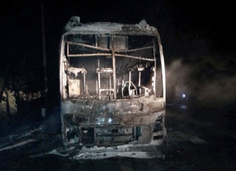 Xe giuong nam boc chay, 20 khach thoat nan hinh anh