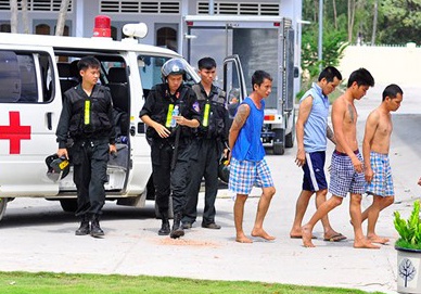 Vi sao hoc vien de dang thoat khoi trung tam cai nghien? hinh anh