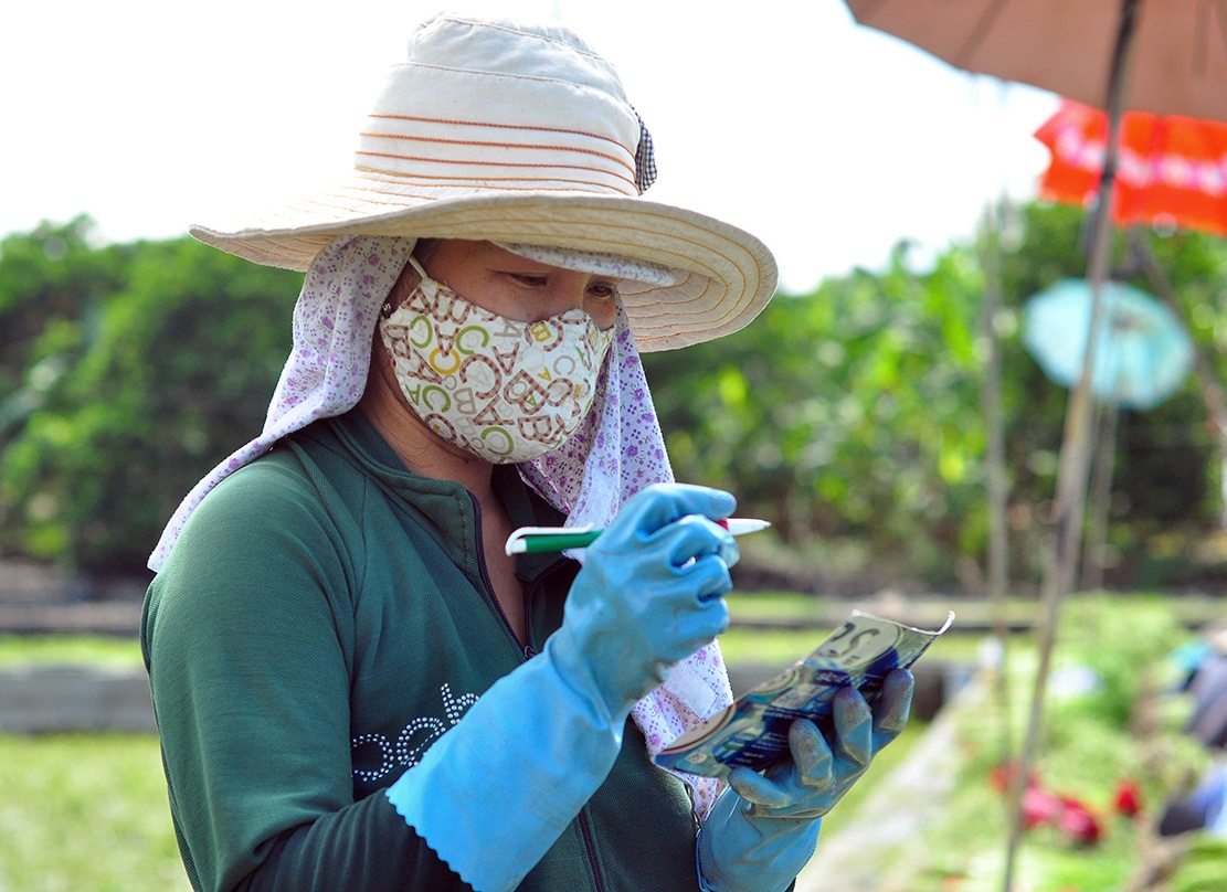 Ngam minh duoi nuoc lam thue anh 9