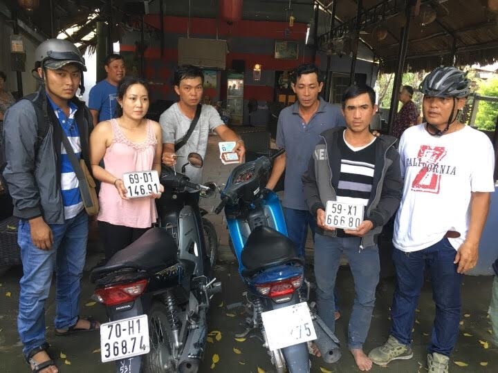 đôi nam nữ trộm xe máy ảnh 1 doi nam nu trom xe may anh 1