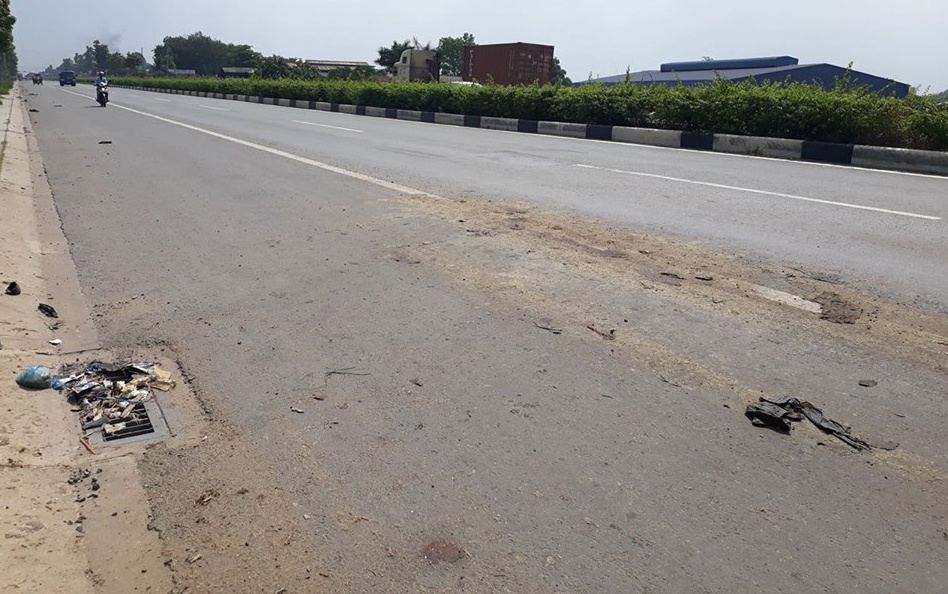 xẻ thịt trâu trên đường ảnh 1 xe thit trau tren duong anh 1
