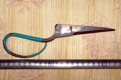 Dung keo dam thung nguc ban vi mau thuan luc xem tivi hinh anh