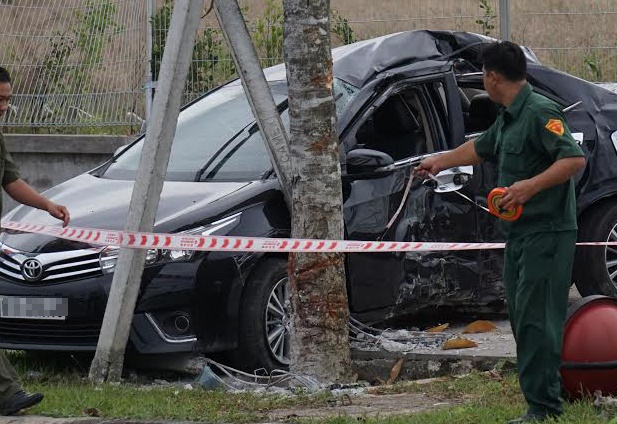 Chanh thanh tra so lai oto dam tru den, tu vong tai cho hinh anh