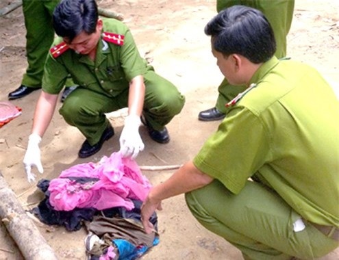 Nguoi phu nu tu vong bat thuong vao ngay ly hon hinh anh