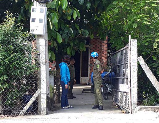 Nguoi dan ong ly di vo tu van tai nha rieng hinh anh