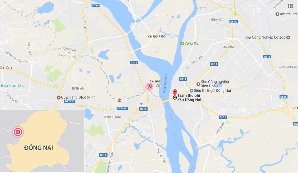 Xe chở gỗ húc văng nhân viên trạm thu phí ảnh 2 Xe cho go huc vang nhan vien tram thu phi anh 2