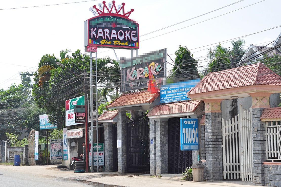 can bo xa danh nhau anh 1